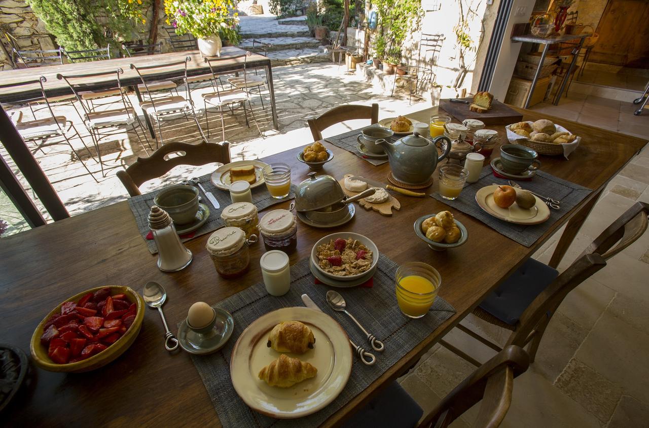 Le Jas De Peguier Bed & Breakfast Châteauneuf-Val-Saint-Donat Dış mekan fotoğraf